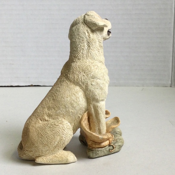 Stone Critters SC-983 Lab Hunting Time Yellow Lab Boots Resin Figurine - Picture 5 of 11